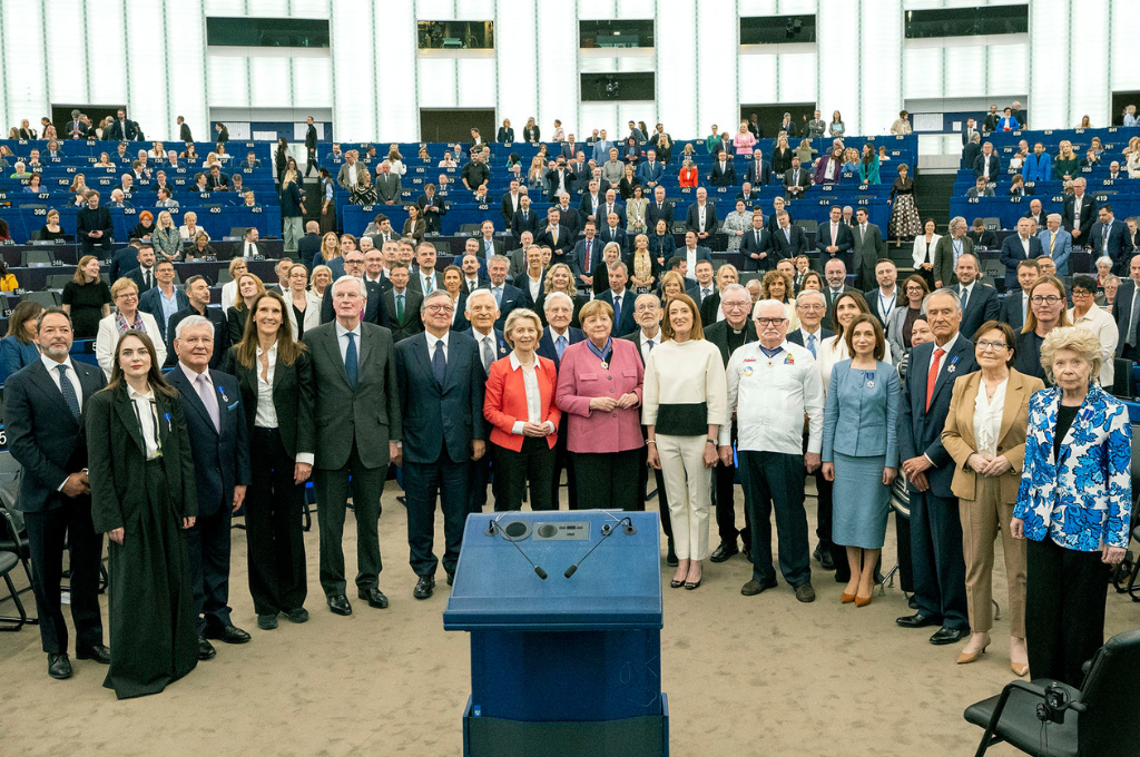 Merkel receives the first European Order of Merit and repeats call for crackdown on free speech